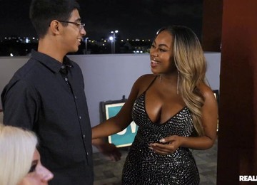 Busty Black Milf Breyna Moore Fucked By Nerd In The Kitchen - Reality Kings