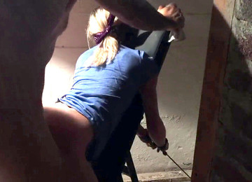 Thick Play, She Is Screaming, Bdsm