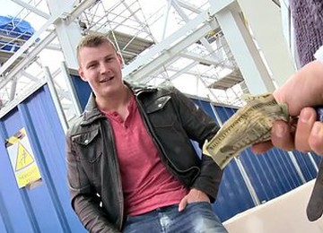 Public Anal Studs Enjoy Bareback Amateur Sex Outdoors