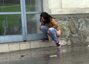 Pretty Naughty Brunette Girlie Comes To The Glass Doors And Pisses