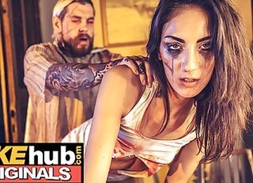 Fakehub Originals - Fake Horror Movie Goes Wrong When Real Killer Enters Star Actress Dressing Room