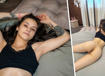 Amateur Brunette Teen Plays Her Pussy Like A Banjo - AmateurCouplesVR