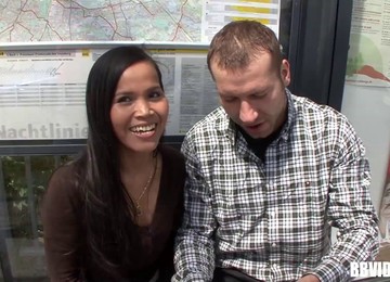 Long Haired Brunette Gets Her Pussy Stretched On The Couch After Blowing A Dong