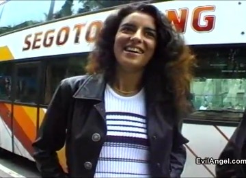 Amateur Group Sex With Couple Of Anal Loving Babes On The Bed