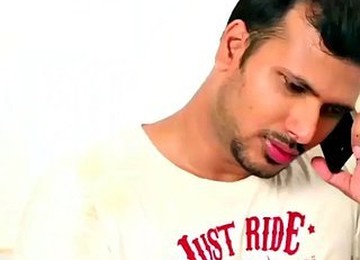 Beautiful Desi Chick Fore Plays In Bed After Shower Bath