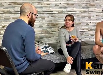 Cuckold My Husband Masturbating Asked Me To Fuck The Gift With A Massage And His Big Cock. Pamelayjesus Real Couple Swingers