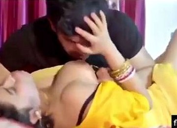 Hot Bhabhi Ne Pados Ke Dewar Ko Bulva Ke Chudai Karvayi