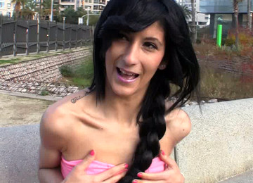 Brunette Skinny Whore Sucking Big Cock Deepthroat