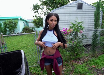 Ebony Shows Of In Naughty Bang Bus Amateur Shag