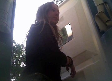 Festival Toilette Schlampe Hidden Cam In Toilet