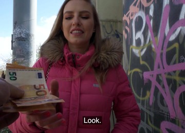 Jayla De Angelis Enjoys While Sucking A Dick In HD POV Video