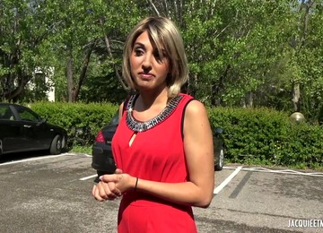 Assia, 25, Receptionist, She Wants It In The Ass!