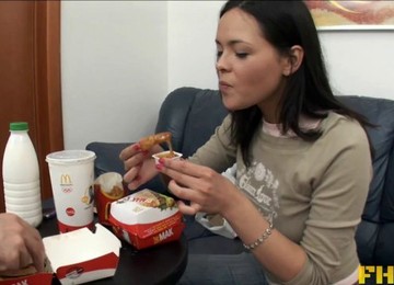 Paulina Has A Breathtaking Body And Deserves To Be Poked In The Anus