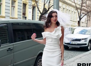 Horny For Her Haircutter