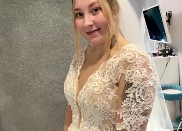 Russian Married Couple Could Not Resist And Fucked Right In A Wedding Dress.
