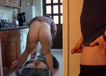 Maz Patrzy Jak Zona, Wife Jerking Husband