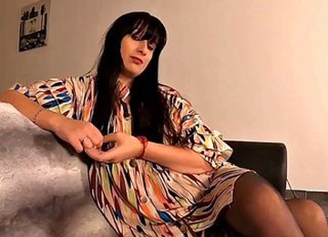 Vends-ta-culotte - Sexy And Horny Employee Asks Her Boss For A Raise