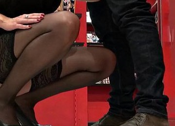 Beautiful Cougar Anya Knows How To Please Her Clients