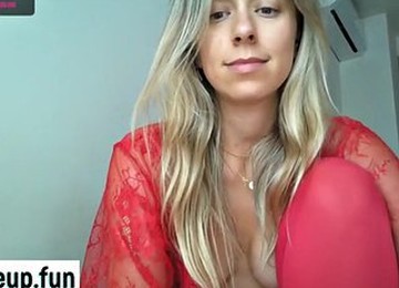 Ariana Hairy Pussy Close Up