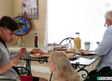 Stepson Fucks Big Knockers Blond Hair Babe Stepmom