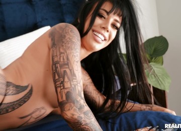 Curvacious Hussy Heart-stopping Xxx Clip