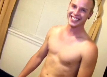 Naughty College Girl Gives Blowjob At Frat House Party