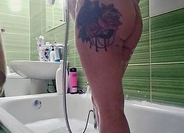 Softcore Big Tits Hot Ass Take A Bath With Old Man