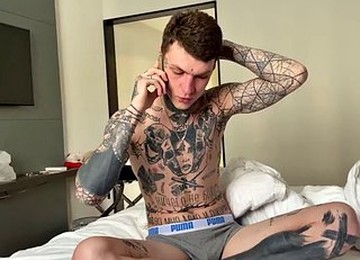 Picked Up A Hooker In Dubai And Fucked Hard In The Bedroom