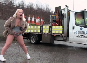 Blonde Tanya Lixx Enjoys While Flashing Her Boobs In Public