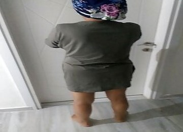 Ex-model Stepmom Still Very Sexy