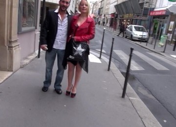 Marion Moon Enjoys While Getting Penetrated By Her Boyfriend