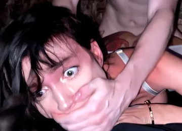 Pounding Makes College Babe Squirt