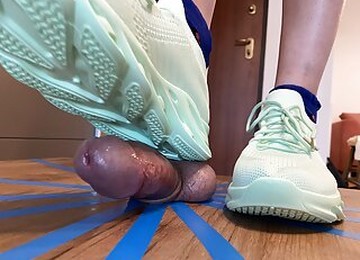 Green Sneakers Shoejob