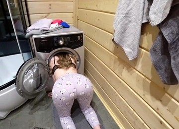 Bella Gets Stuck In The Washing Machine And Opportunistically Doggystyled.