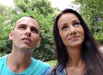 HUNT4K. Guy Needs Money So Why Does He Let A Stranger Fuck His Cute Girlfriend Lillian