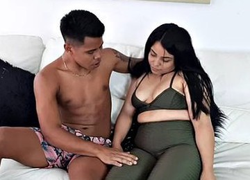 My Horny Stepsister Sucks My Dick Before Going To The Gym