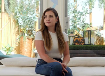 Girl With Pierced Nipples Anastasia Takes A Dick In Her Pussy