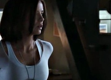 Kate Beckinsale Whiteout Undressing Scene 720p