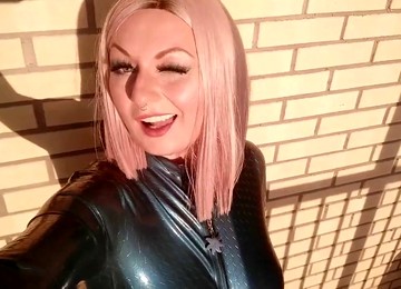 Sexy MILF Arya Grander Records Kinky Rubber Latex Selfie Video