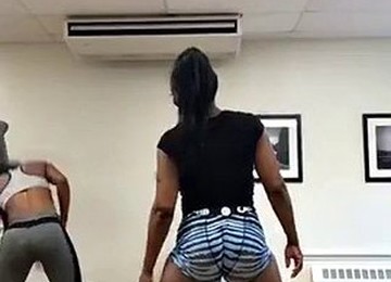 Ebony Spandex Cameltoe Shaking Big Ass Workout And Dance