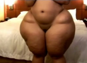 Huge-assed Ebony Chick Demonstrates Her Body For The Webcam