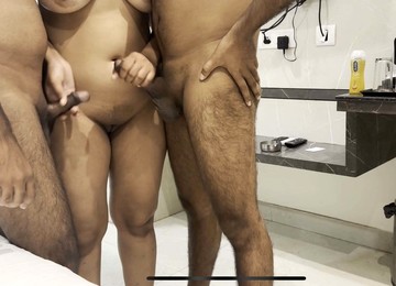 GF Ke Sath Kiya OYO Me First Time Threesum.