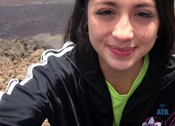 Mi Ha Doan Enjoys While Getting Fingered At The Party - HD