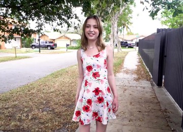 Slim Girl Daisy Bean Sucks A BBC Before Getting Her Pussy Drilled