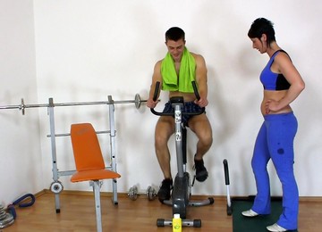 Slutty MILF Romana E Gets Fucked By Her Personal Trainer In The Gym