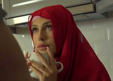 Nicole Love & Steve Q In Sexy Muslim Girl Spreads For Cash - Porncz