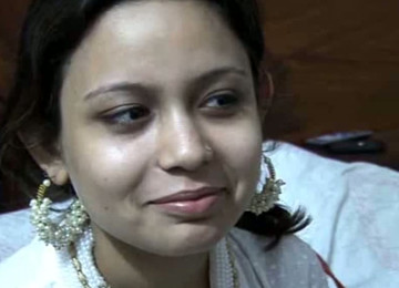 Pakistani Wifey Gets Nailed Missionary Style Right In The Bedroom