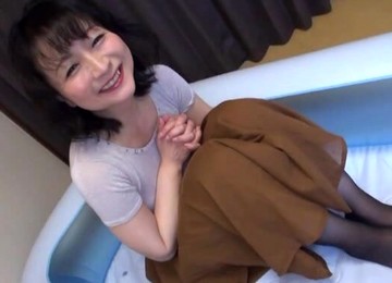 Slutty Japanese Chick Bamaiki Ei Gets Oiled Up And Rubs Her Pussy