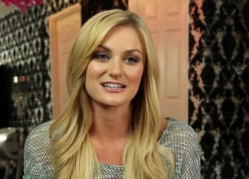 Jeska Marie Claire Undresses And Poses For The Camera