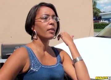 Sexy Latina Shows Off Her Great Ass Before Being Nailed